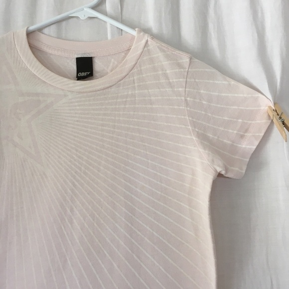 Vintage Obey Fitted Graphic Tee - Picture 4 of 11